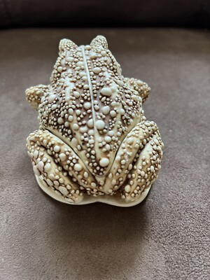 Harmony Kingdom Frogberry Ivory