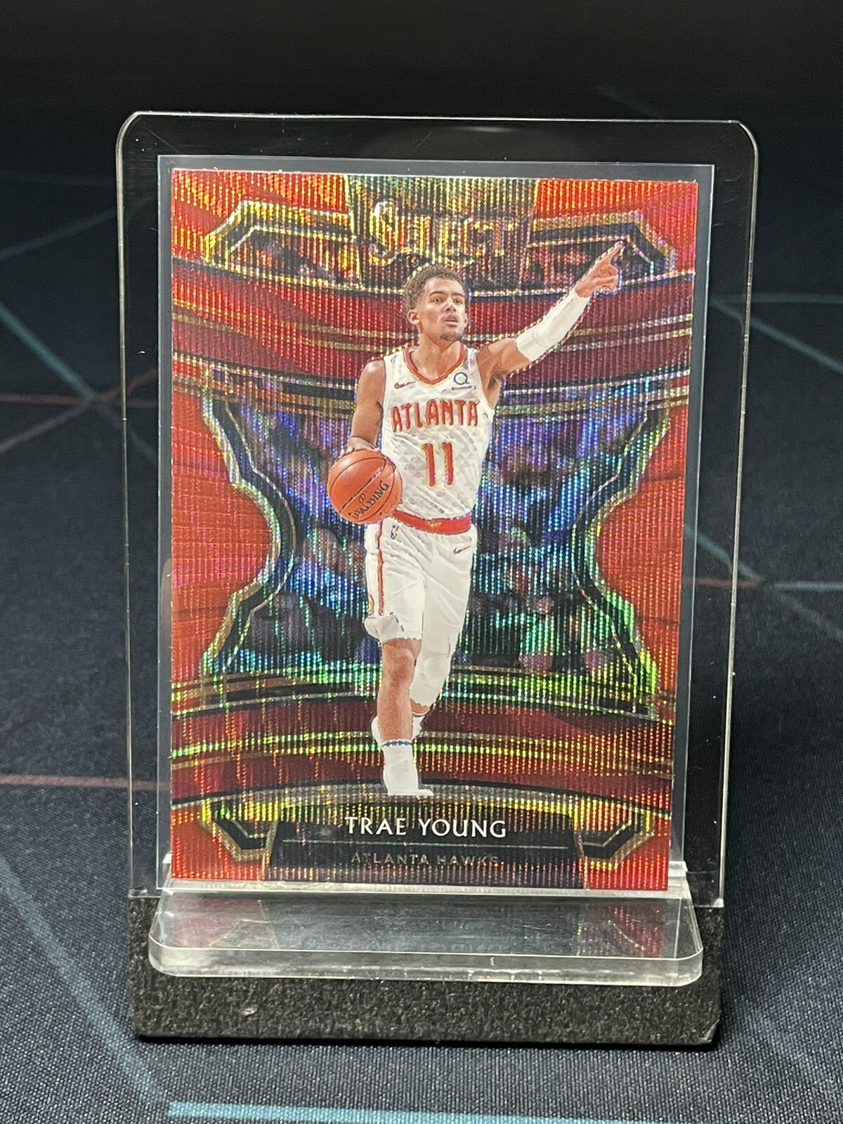 2019-20 Panini Select Concourse Tmall Red Wave Prizm Trae Young #33