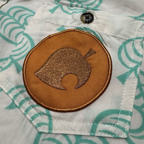 Camisa Abotonada Animal Crossing New Horizons BoxLunch Estampado Hoja Para Hombre Pequeña S - Imagen 4 de 8