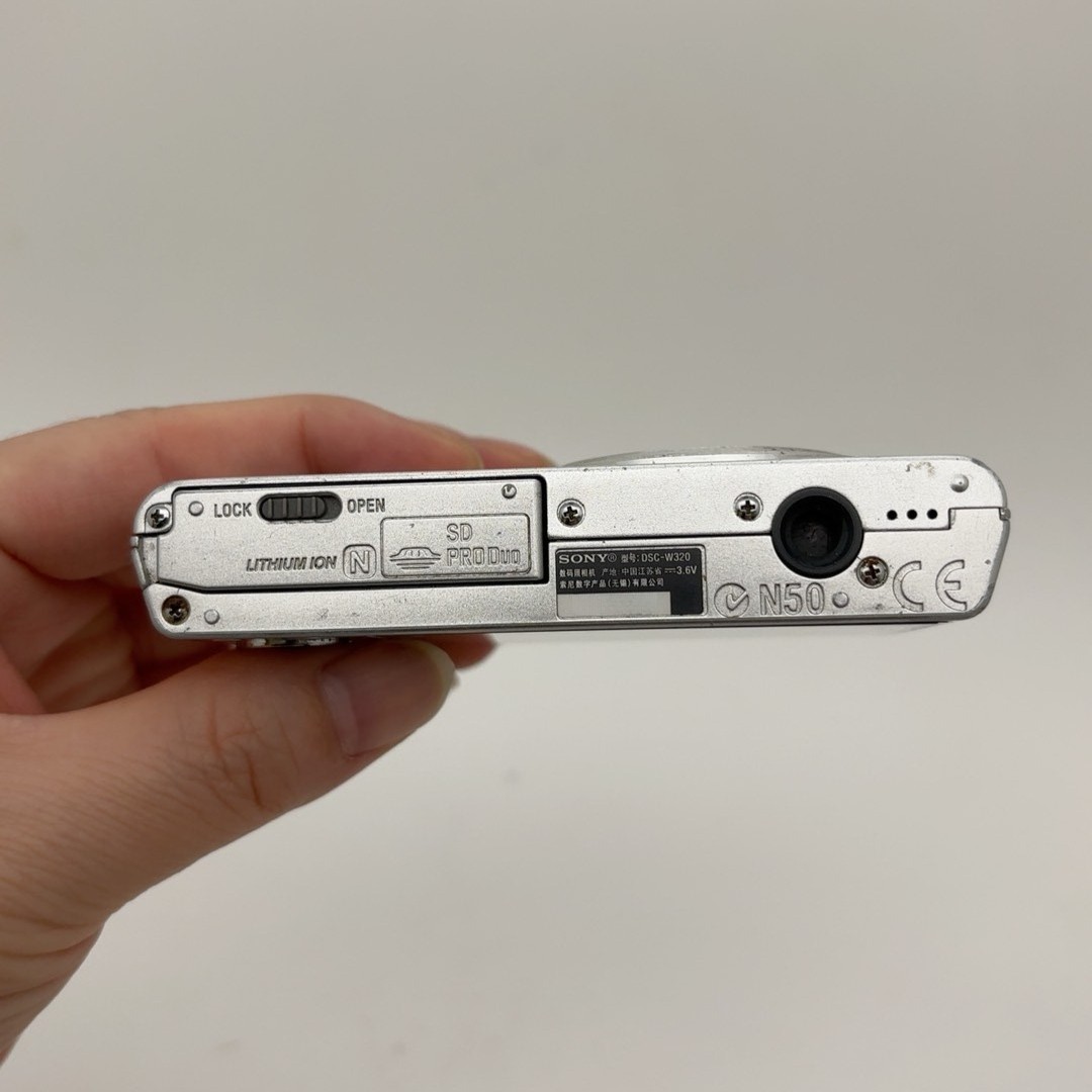 Sony Cyber-shot DSC-W320 Digital Camera 14.1MP 4X Optical Zoom