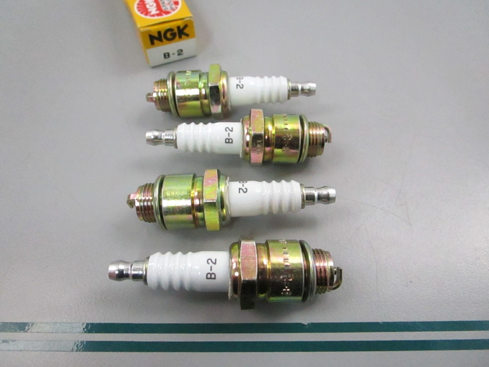 NGK NEW B-2 3110 Standard Spark Plug Small Engine Lawn Vintage LOT OF 4 0810