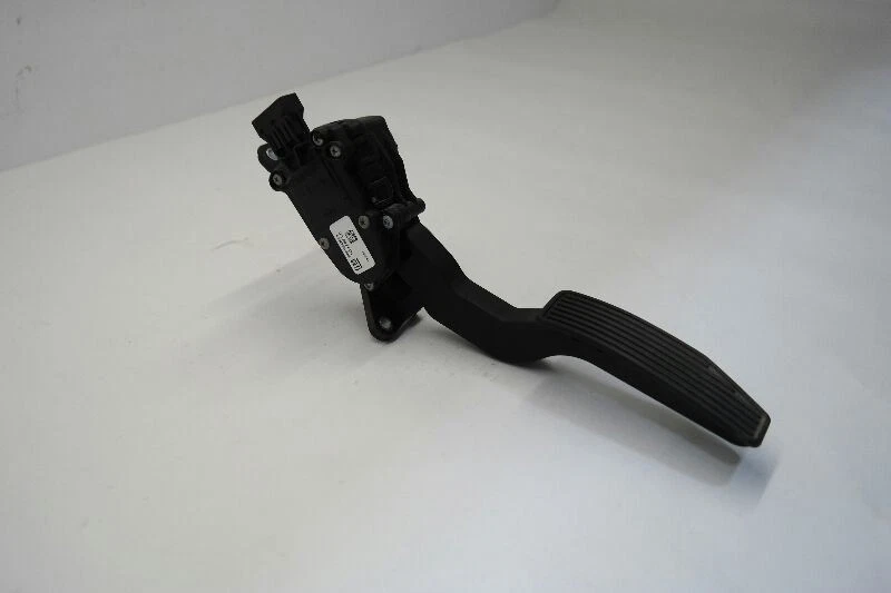 2007 HUMMER H3 CLUTCH GAS PEDAL - Image 4 of 4