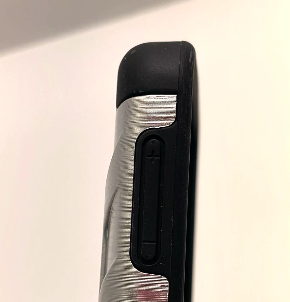 Funda de combate OrangeLabel Premium para LG Spree/Optimus Zone 3, plateada Foto 2 de 4