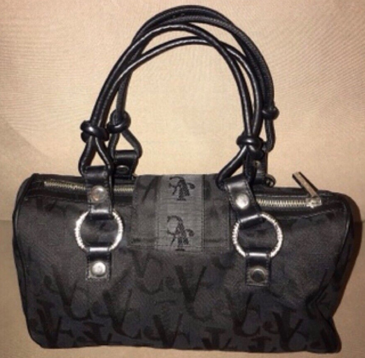 VERSACE 10153771A100961B000 関税送料込 VERSACE VJC BLACK CANVAS SILVER TONE LOGO TOP HANDLE SATCHEL