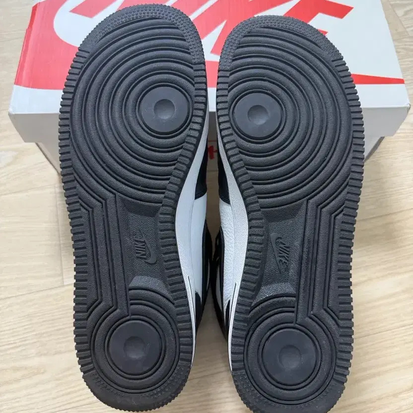 Nike x Stussy Air Force 1 '07 Mid SP Black & Light Size 285 thumbnail 2