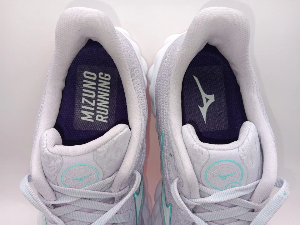 Mizuno Wave Sky 8 Gray Lught Purple White Women's Running Shoes Size 7.5 NEW  - Image 4 of 4