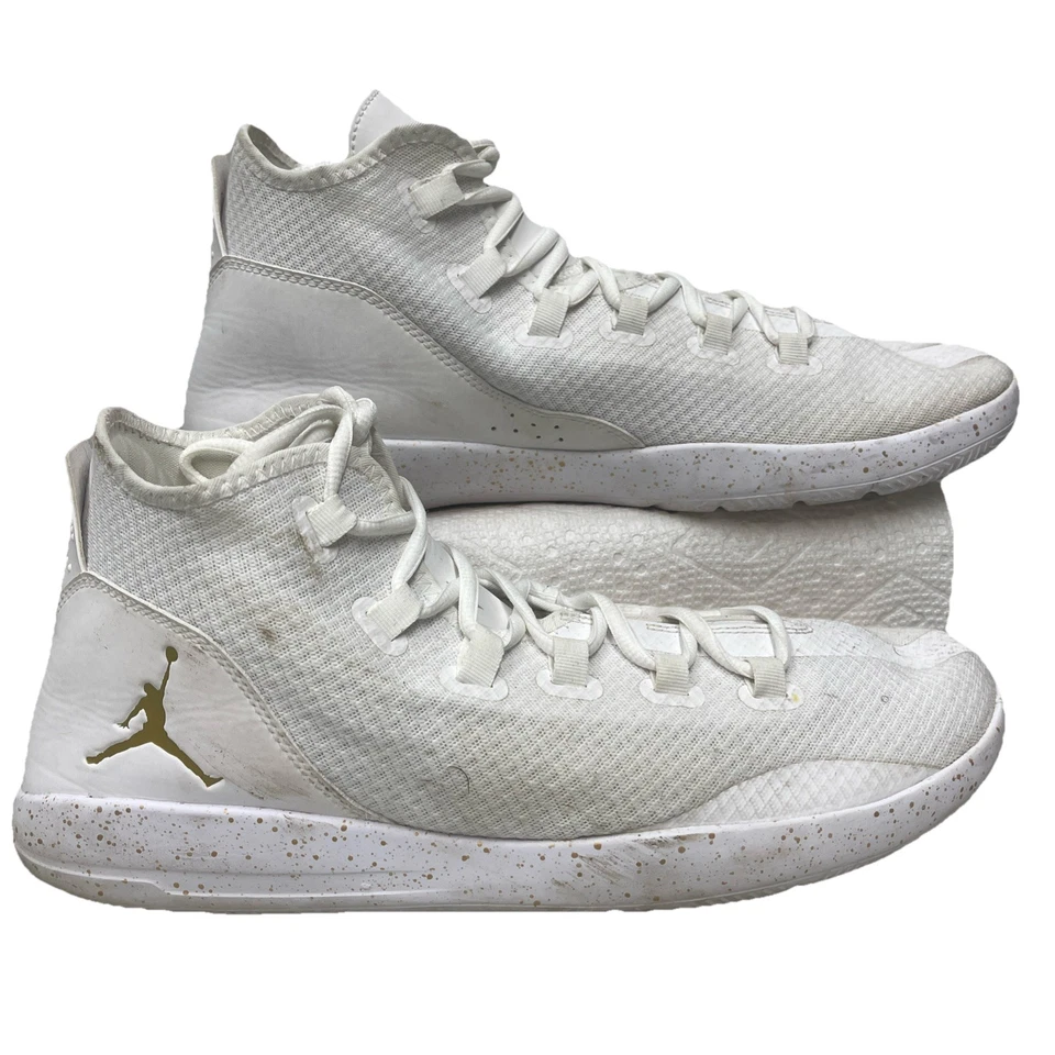 Moneda de Oro Metálica Jordan Reveal 2016 Talla 13 Foto 2 de 4