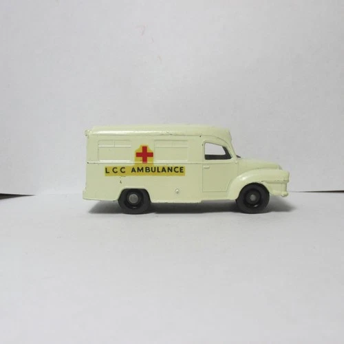OLD DIECAST LESNEY MATCHBOX NO. 14 LOMAS AMBULANCE 1962 MADE IN ENGLAND