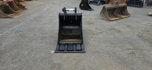 750mm Digging Bucket w/ 65mm Pins - New - Price £1090.00 + VAT @ 20% - B895 - Picture 5 of 8