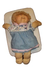 Vintage Cabbage Patch  Doll1978-82.Preowned. Xavier Roberts signature.16"Blonde