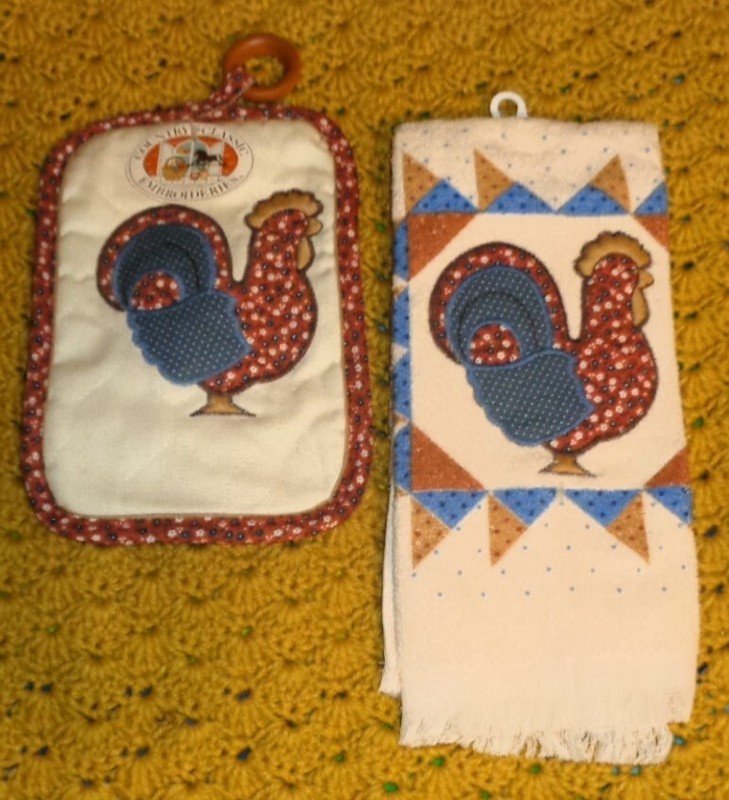 VTG County Classics Embroidery Hand Towel and Potholder set Red & Blue Hen 1980s