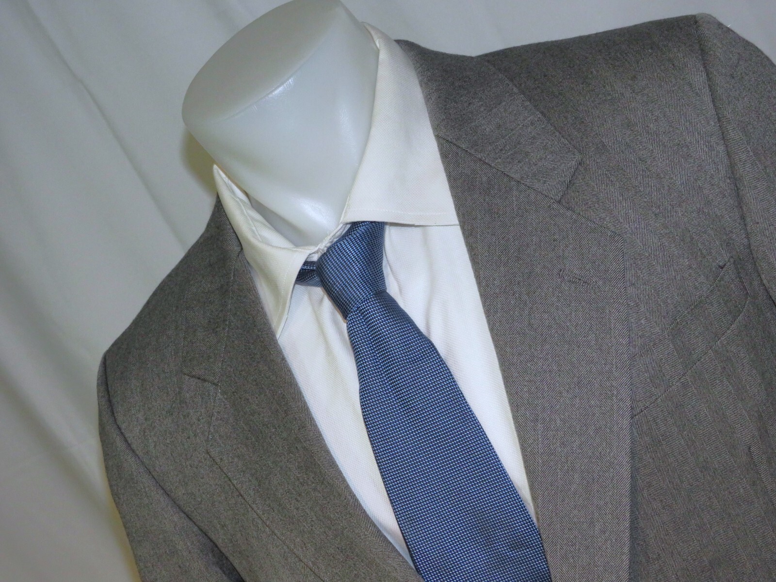 Moss Bros Covent Garden Gray Herringbone Vintage Two Button Suit 42S image 6