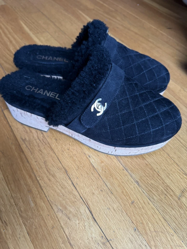 Auténticos RAROS zuecos Chanel piel de oveja zapatos negros talla 41 eu se ajustan bien para 40 Foto 2 de 4