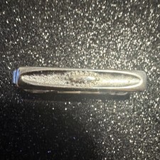 Pince à cravate rectangulaire ton argent Anson pour homme signée sans pierre