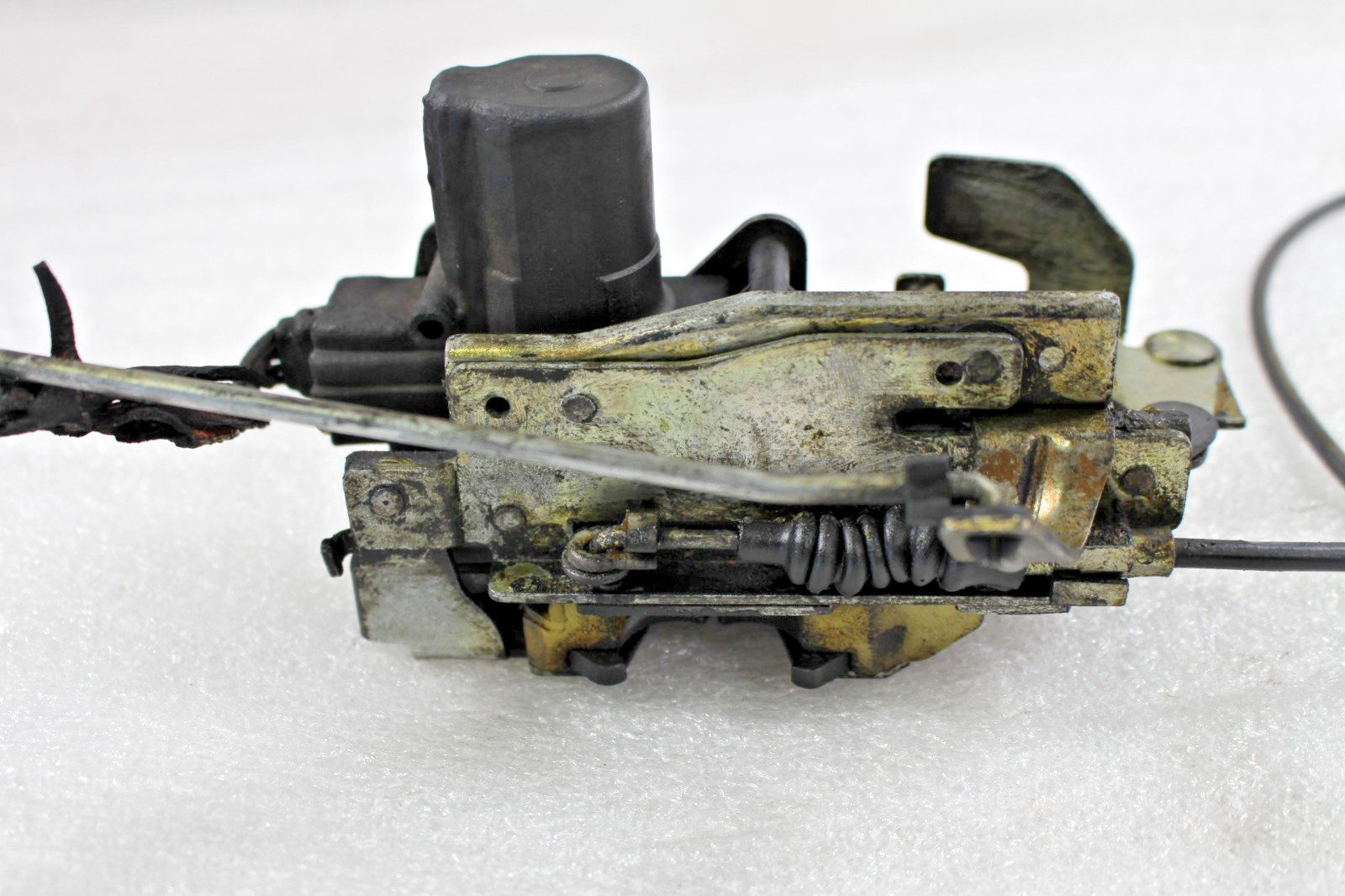 Ferrari F355 LEFT Door latch P/N 64685300