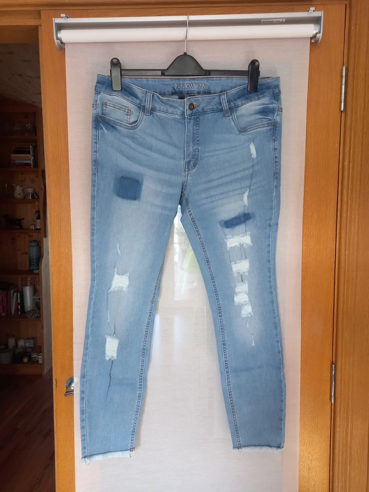 BNWT Light Blue Skinny Distressed Jeans Size 16 Short Leg 27" Stretch Pockets - Image 4 of 4