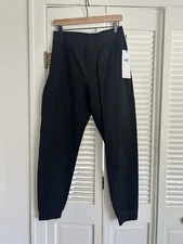 NWT Alo Yoga Co Op Pant $138 MSRP Black Size Medium Long Jogger Water Repellent