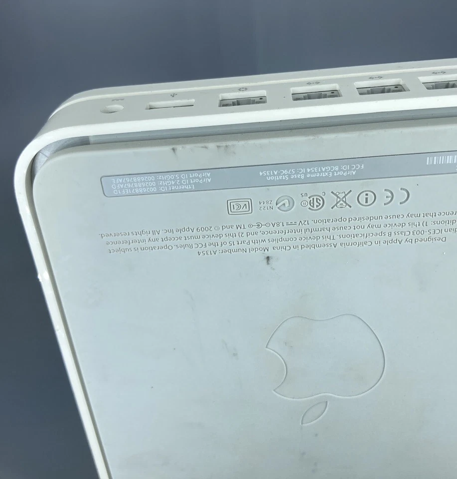 Apple Airport Extreme 802.11n Wi Fi Model A1354 - Image 4 of 4