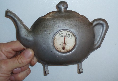 PRIMITIVE ANTIQUE TEAPOT ROOM THERMOMETER KEYHOLDER TOWEL RACK  HOOK HANGER
