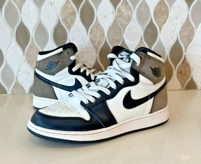 Nike Air Jordan 1 Retro High OG GS Dark Mocha GS Size 7 - Lightly Used