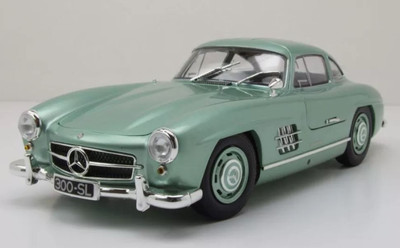 MINICHAMPS - MERCEDES-BENZ 300 SL - W198 1955 Grün-metallic - 1/18