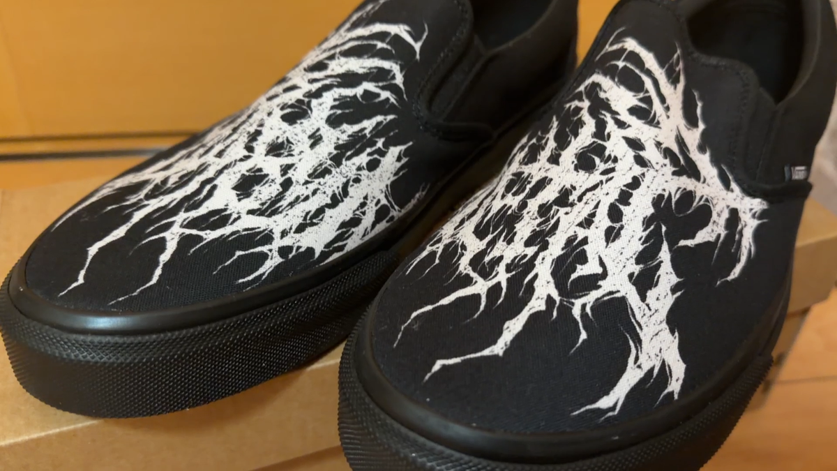 VANS × BABYMETAL】Classic Slip-On – Black/White – Japan Exclusive