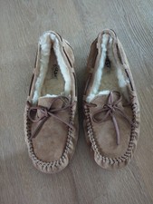 UGG Australia DAKOTA Chestnut SHEEPSKIN MOCCASIN SLIPPERS Women's 9