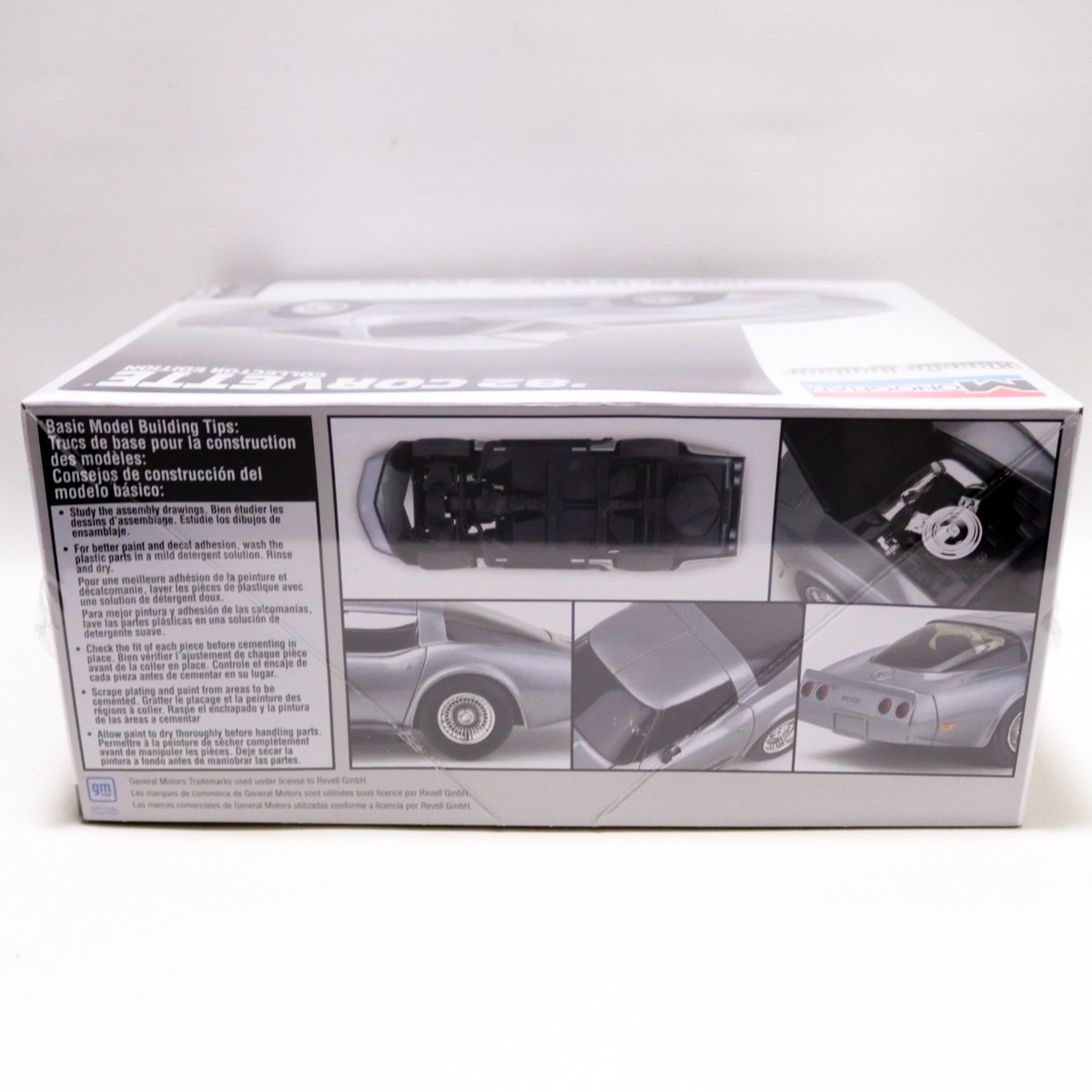 Monogram Revel 1982 Corvette Collector Edition 1:24 Scale Model