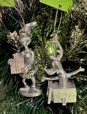 2ct 2025 Metallic Silver Max Grinch How The Grinch Stole Christmas Ornaments