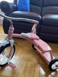 radio flyer 33p girls classic pink dual deck tricycle
