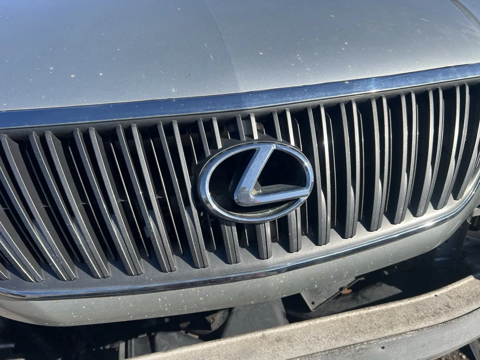 Lexus RX330 2004 a 2006 OEM parrilla delantera cromada Foto 4 de 4