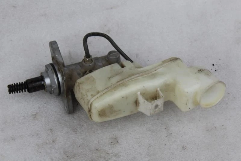 2015 TOYOTA CAMRY BRAKE MASTER CYLINDER WITH RESERVOIR NON-HYBRID - Image 2 of 3