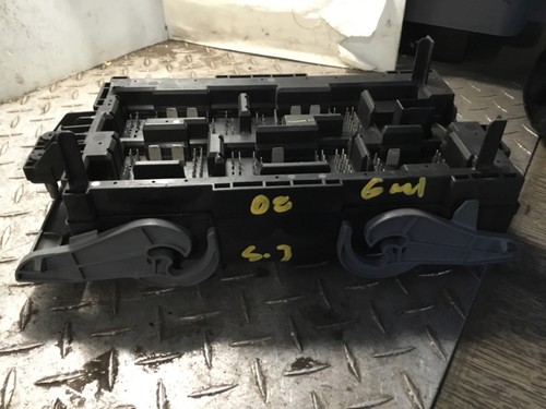 2007-09 Chevrolet Suburban Yokon Fuse Box Distribution 25905681 - Picture 3 of 6
