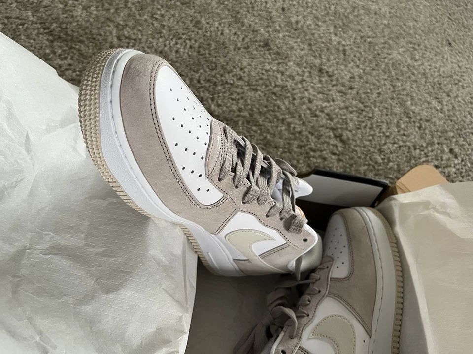Nike Air Force 1 '07 College Grey/Lt Orewood Ben Foto 2 de 4