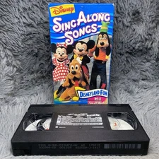 Disneys Sing Along Songs - Disneyland Fun: Its a Small World VHS Tape 1993 Movie