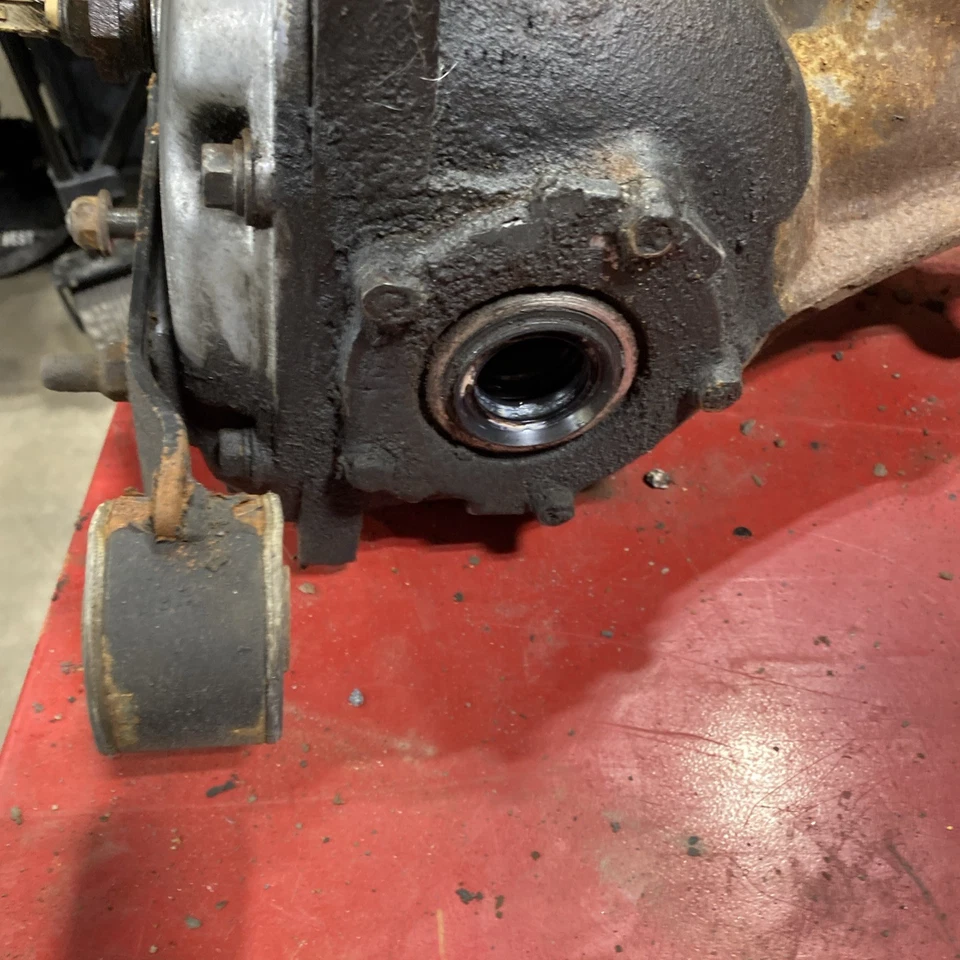 2006 2007 Subaru Impreza Sti Rear Differential Assembly 2.5 Oem - Image 2 of 4