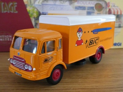 CORGI FRENCH CLASSICS BIC PENS UNIC SAVERNE FOURGON TRUCK MODEL 72805 1:50