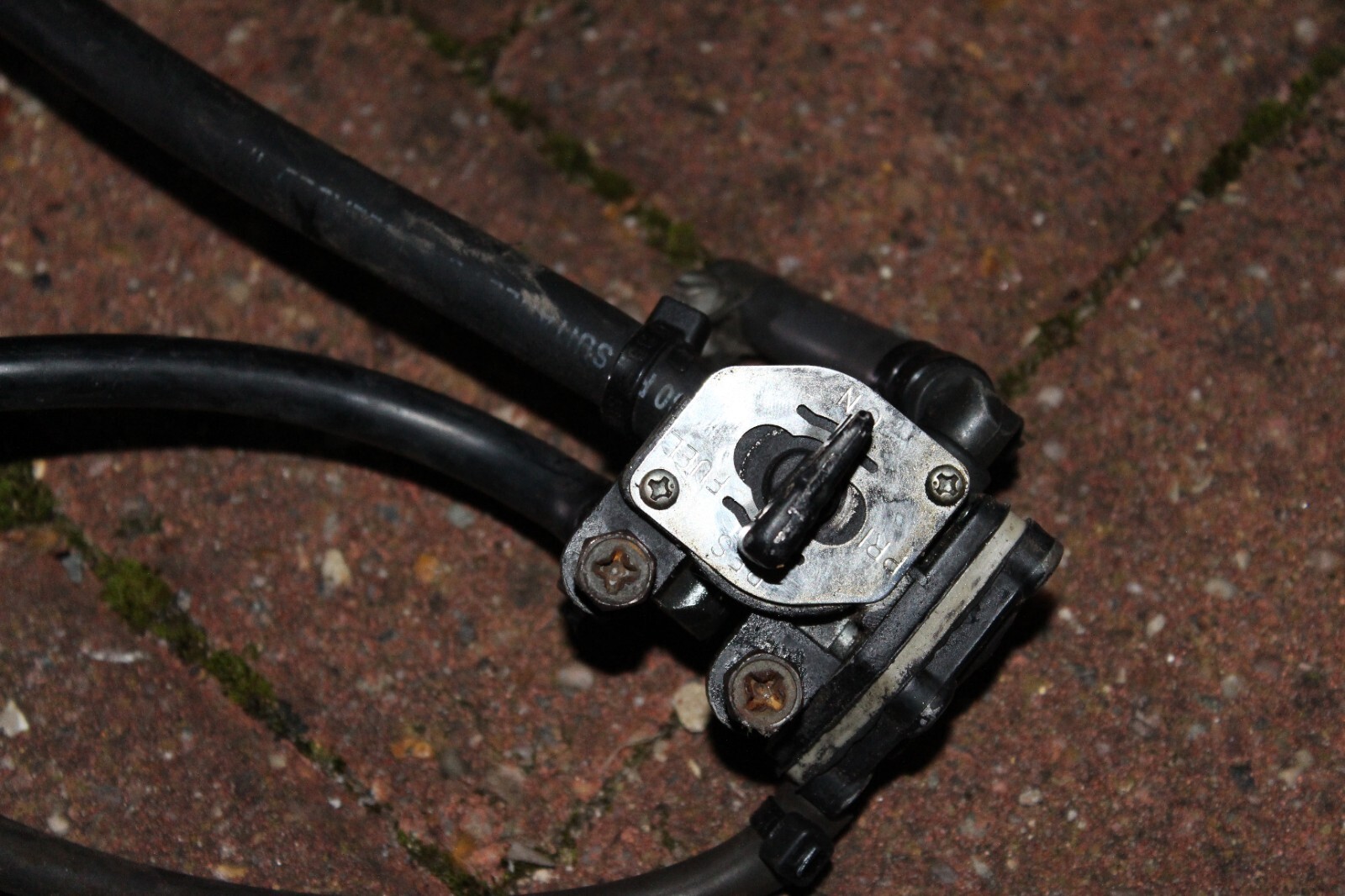 Genuine OEM Kawasaki ER5 er5 Fuel Tap Good Condition Full Working