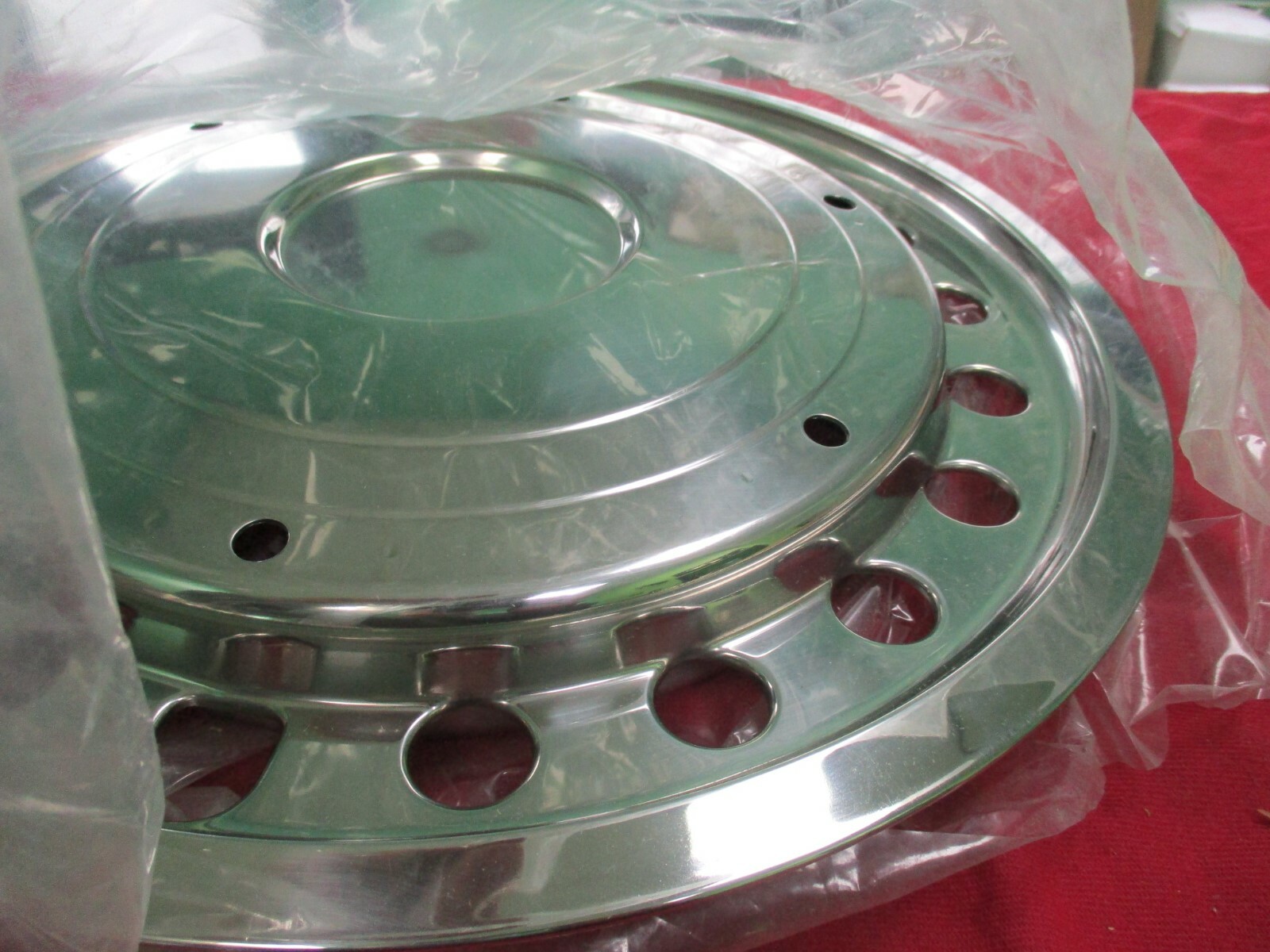 Rolls Royce Corniche hub cap kit UR27657 NOS wheel cover Bentley Continental cap