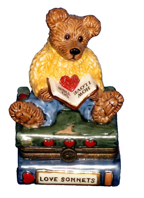 Boyds Bearware Pottery:  ''Wilson w/Love Sonnets'' - Le Bearmoge Box  392007  NEW