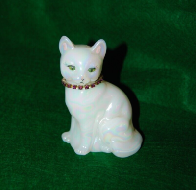 FENTON Glass Cat Figurine Iridescent Milk Glass Ruby Collar Signed