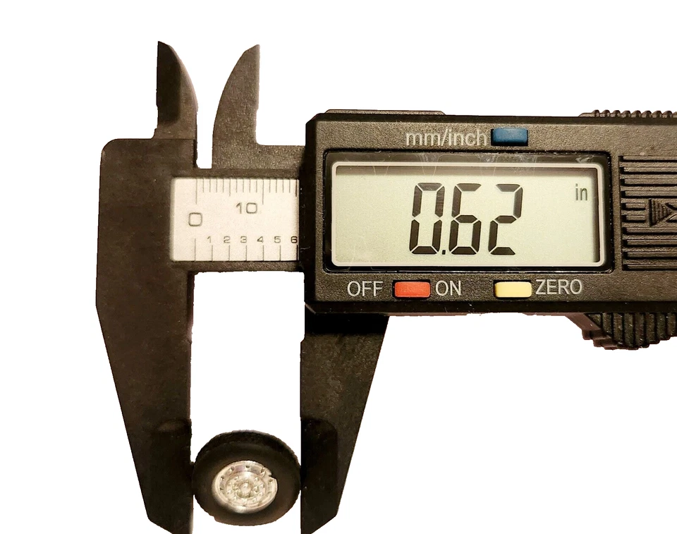 5 - DCP - La mayoría de las marcas 1/64 KW, PETERBILT, RUEDAS DOBLES CROMADAS, NEUMÁTICOS Y EJES Foto 4 de 4