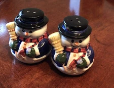 Hometrends Ceramic Snowman Salt & Pepper Set Hand Wash Not Dishwasher Safe