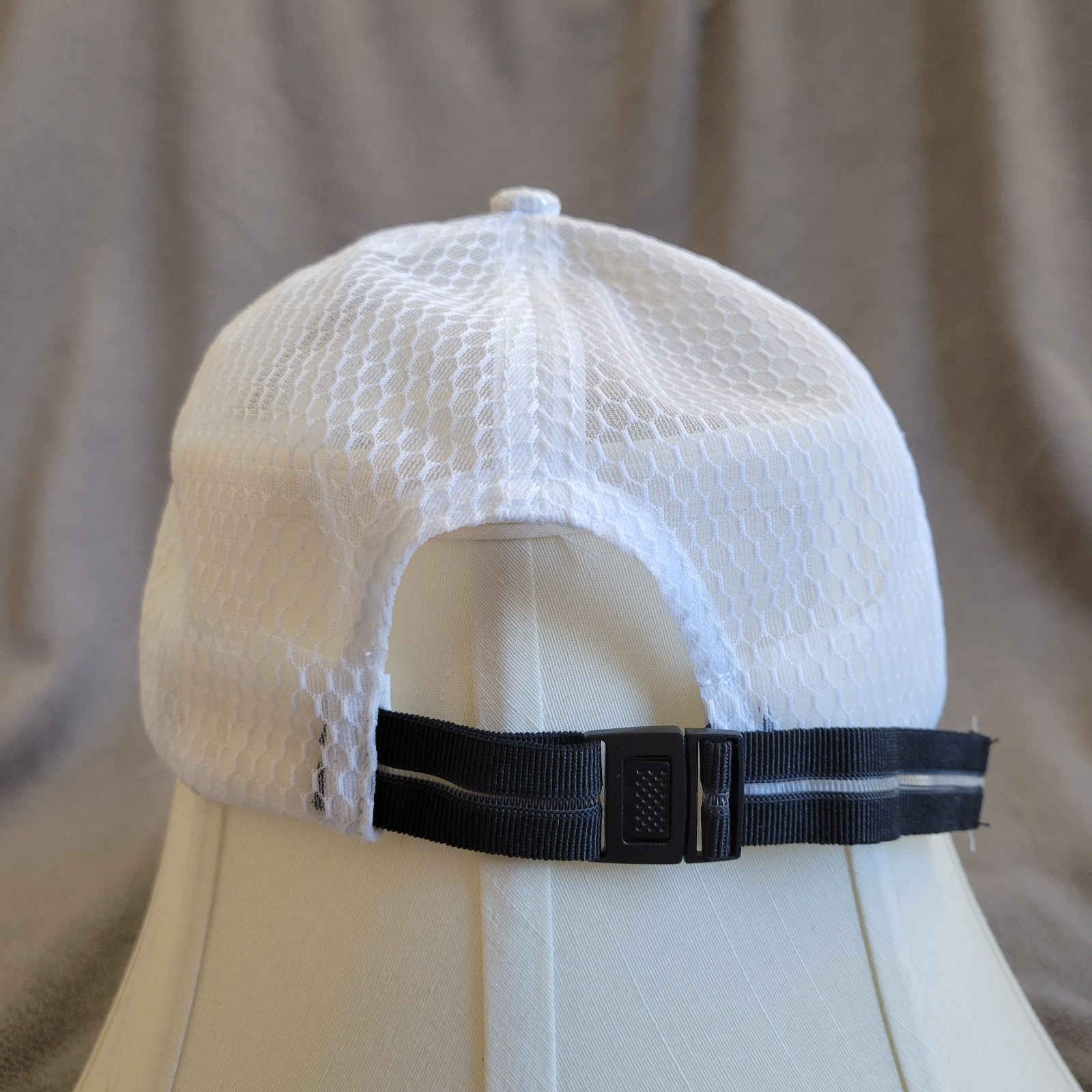 ELLEWIN Hat Cap White Mesh Adjustable Breathable … - image 2