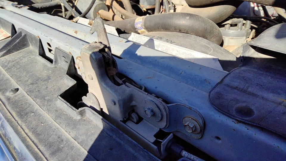 1987-1991 Ford F150 Hood Latch Assembly With Bracket Oem - Image 2 of 3