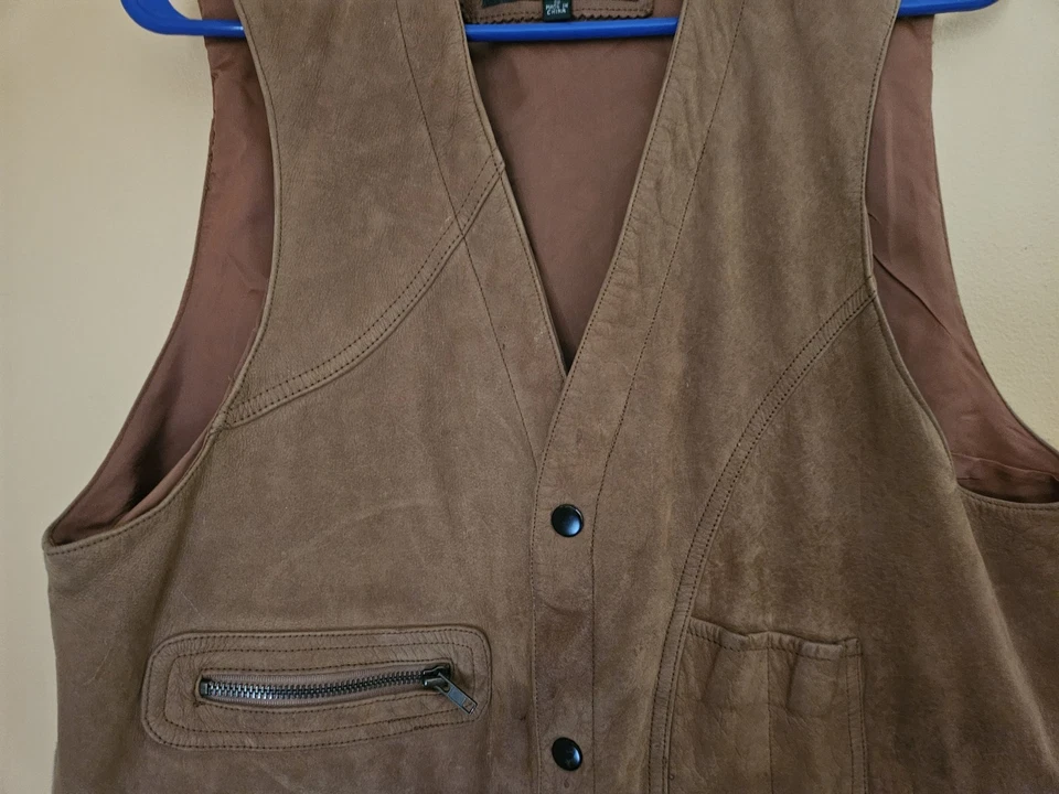 Vintage ORVIS Leather Sportsman Vest Mens Size S Safari Fly Fishing Hunting - Image 3 of 4