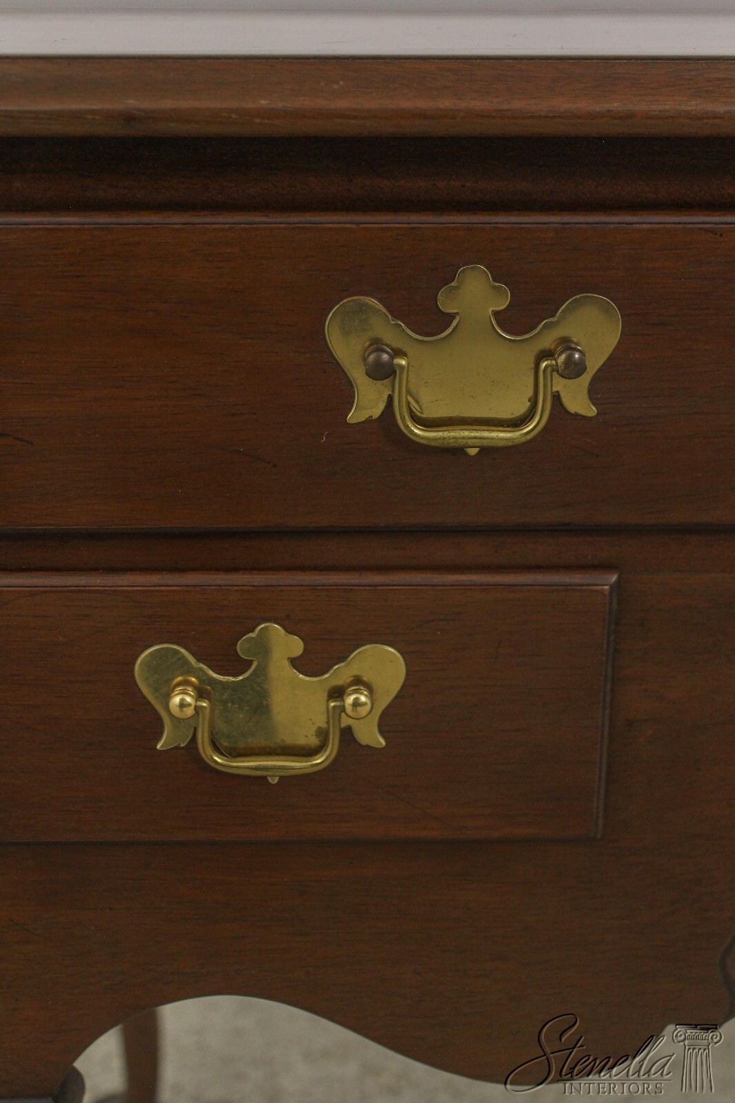59441EC: KITTINGER HN-22 Historic Newport Mahogany Lowboy