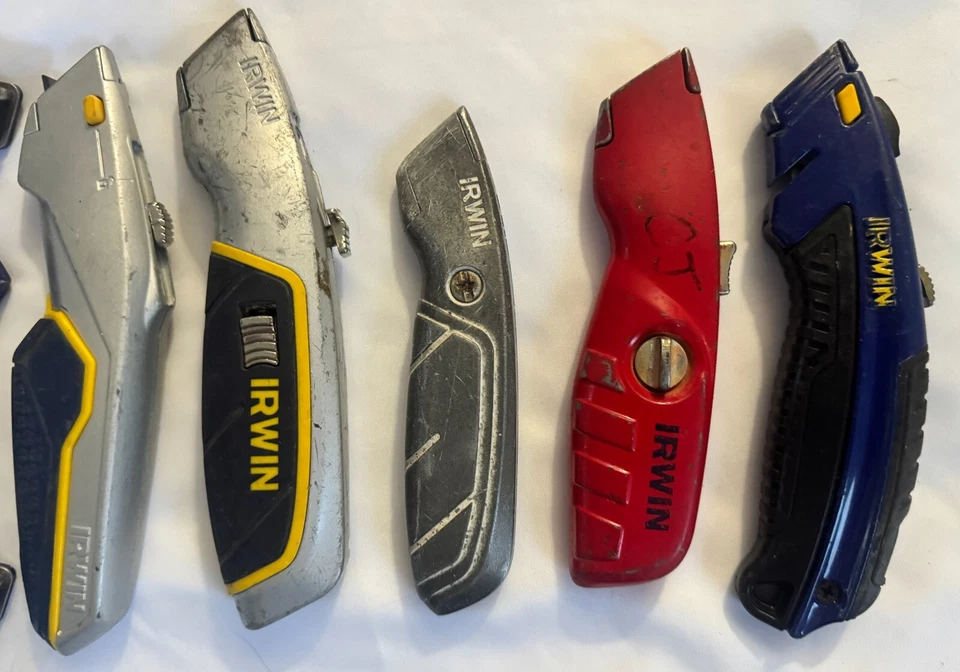 2 cuchillos utilitarios 1 hoja retráctil Irwin 1 cuchillo de hoja plegable Irwin Foto 2 de 3