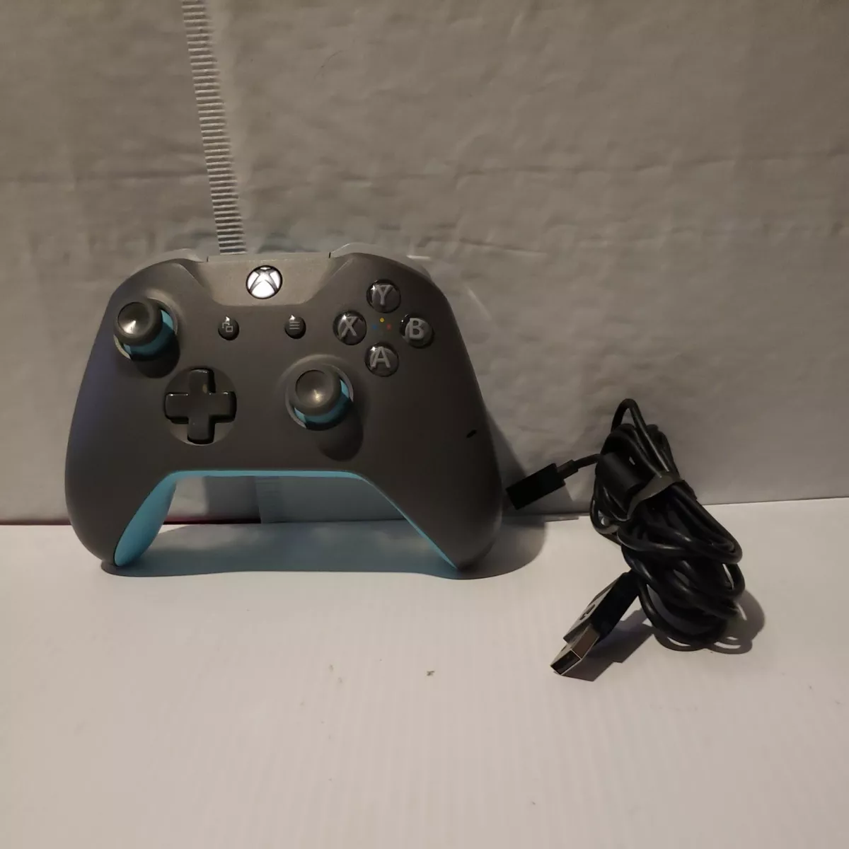 Xbox Wireless Controller – Grey/Blue