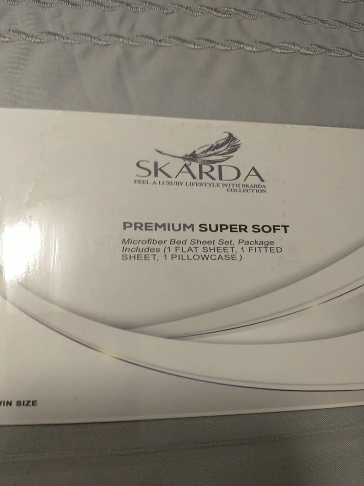 Skarda Microfiber Twin Bed Sheets 3 Piece One Flat One Fitted One Pillow Case  - Image 3 of 4
